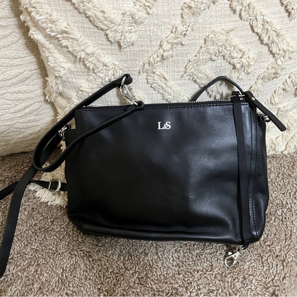 Lo & Sons Black Pearl Crossbody Bag - Picture 4 of 5